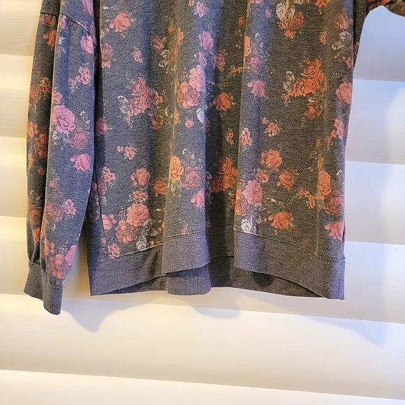 Knox Rose Puff (Balloon) Sleeve Flowered Sweatshirt - Picture 5 of 10